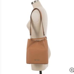 NWT Brahmin Tan Amelia Bucket Bag